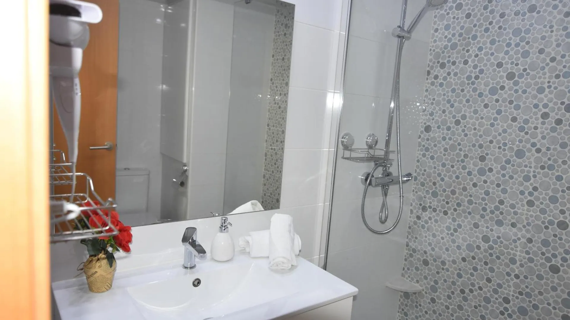 Rnet - 600 Garbi 04-55 Apartment Roses